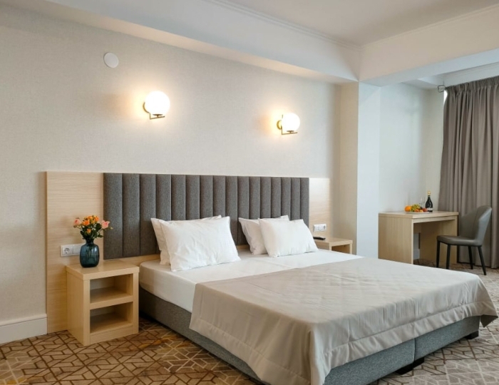 1-мест.(разм. в 2-мест.) люкс с балк. (вид на море) - Отель Citrus / Цитрус Гагра